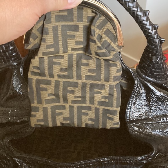 COPY - Black patent leather Fendi spy bag. Excellent condition. Very rare. - Picture 10 of 13